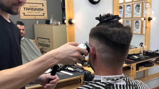 Как сделать мужскую стрижку / Плавный переход / Стрижка с пробором / Стрижка машинкой смотреть онлайн