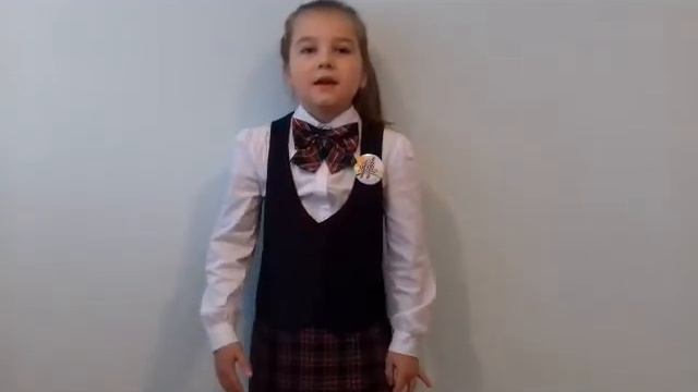Страна читающая- Ульяна Николаева читает стихотворение 