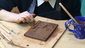 Изготовление панно из красной глины по рисунку Ю. А. Васнецова