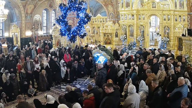 Рождество Господа Бога и Спаса нашего Иисуса Христа. Божественная Литургия смотреть онлайн