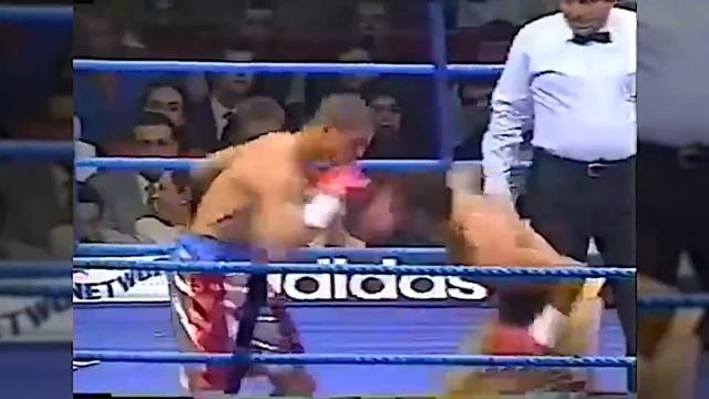 Посмотрите, Что Творит Этот Боксер на Ринге! смотреть онлайн