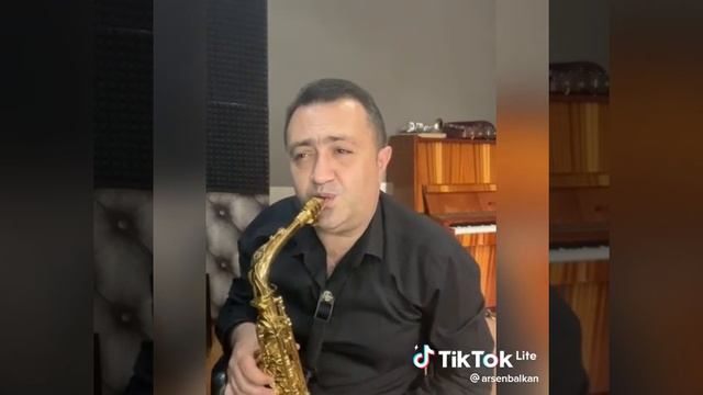 Супер кавер на легендарную песню Ramazotti vs Sher в исполнении Арсена Акопяна! смотреть онлайн