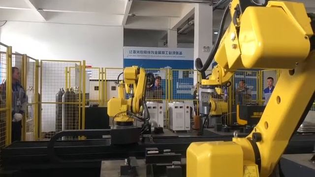 роботы на производстве, лазерная резка, сварка, маркировка, манипулятор смотреть онлайн