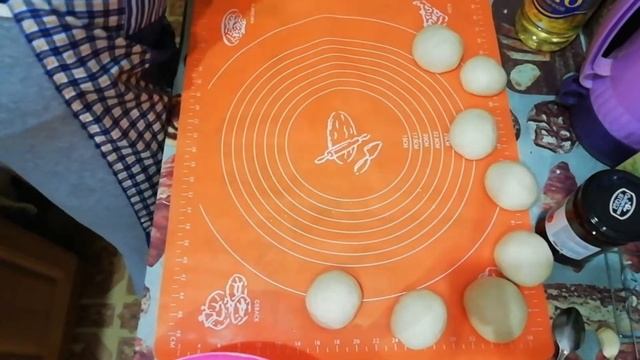 Готовлю Обед и пеку сосиски в тесте. смотреть онлайн