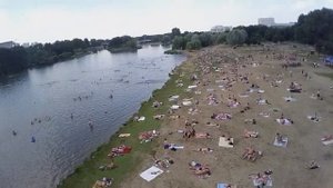 пляж на комсомольском озере. минск