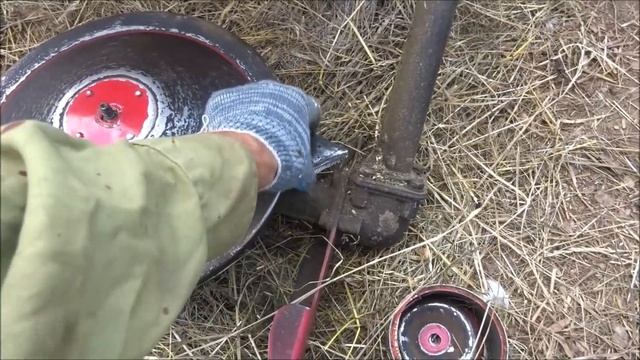 Косилка Заря замена ножей на сегменты /Хрущёвских/ времён .ДЕРЕВНЯ. смотреть онлайн