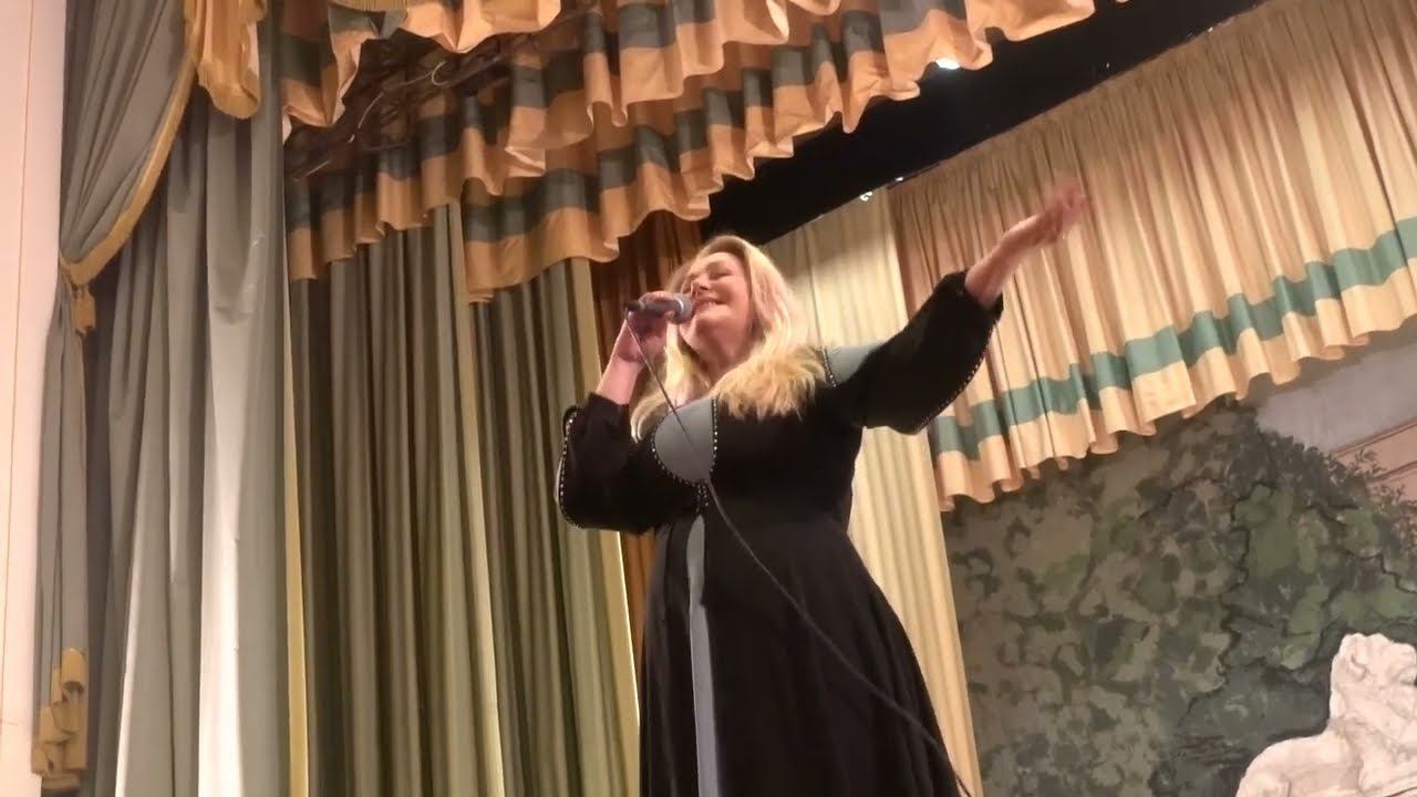 2024.01.04 Москва. Дом ученых. «Песня года». Екатерина Бродская. «А он мне нравится».