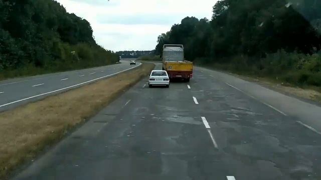 Дальнобойщики.VAZ 2114 vs Renault Magnum смотреть онлайн