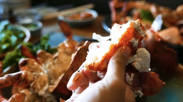 Корейская Еда - Гигантский Омар,Сашими,Масло Чили. Морепродукты Корея. смотреть онлайн