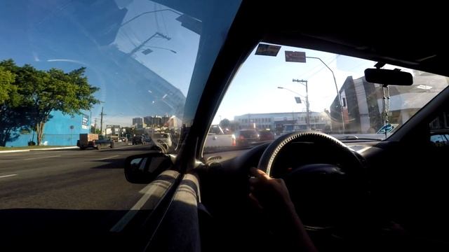 FORD FIESTA SEDAN 1.0 2002 - ANDANDO NO TRÂNSITO смотреть онлайн