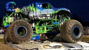 ОГРОМНЫЕ МОНСТР ТРАКИ