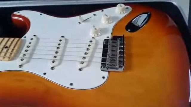 Fender stratocaster american standard , 2013 warna sienna sunburst смотреть онлайн