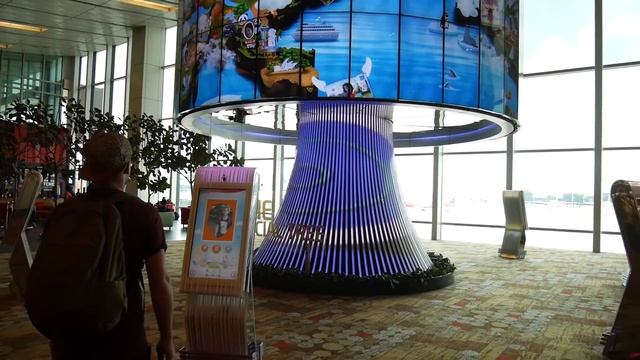 Singapore | The best airport in the world! | South East Asia Vlog E93 смотреть онлайн