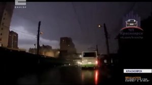 Падение башенного крана на улице академика Киренского