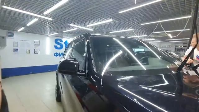 BMW X5 - бронирование лобового, бронирование оптики пленкой STEK с притемняющим эффектом. смотреть онлайн