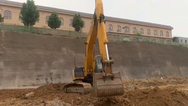 Excavator 18 | Used Excavator Sumitomo SH240 смотреть онлайн