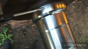 Устранение течи смазки ступицы колеса фронтального погрузчика Liugong CLG 835.