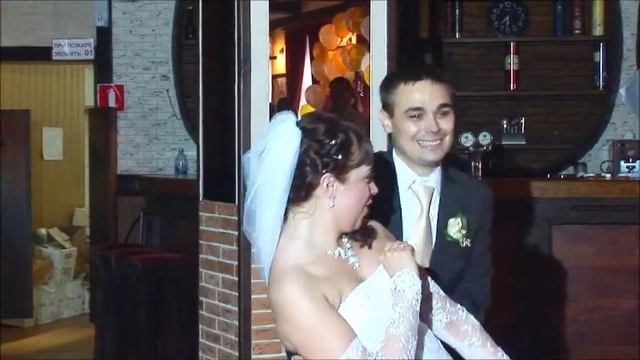 Не обычный свадебный танец невесты и жениха. смотреть онлайн