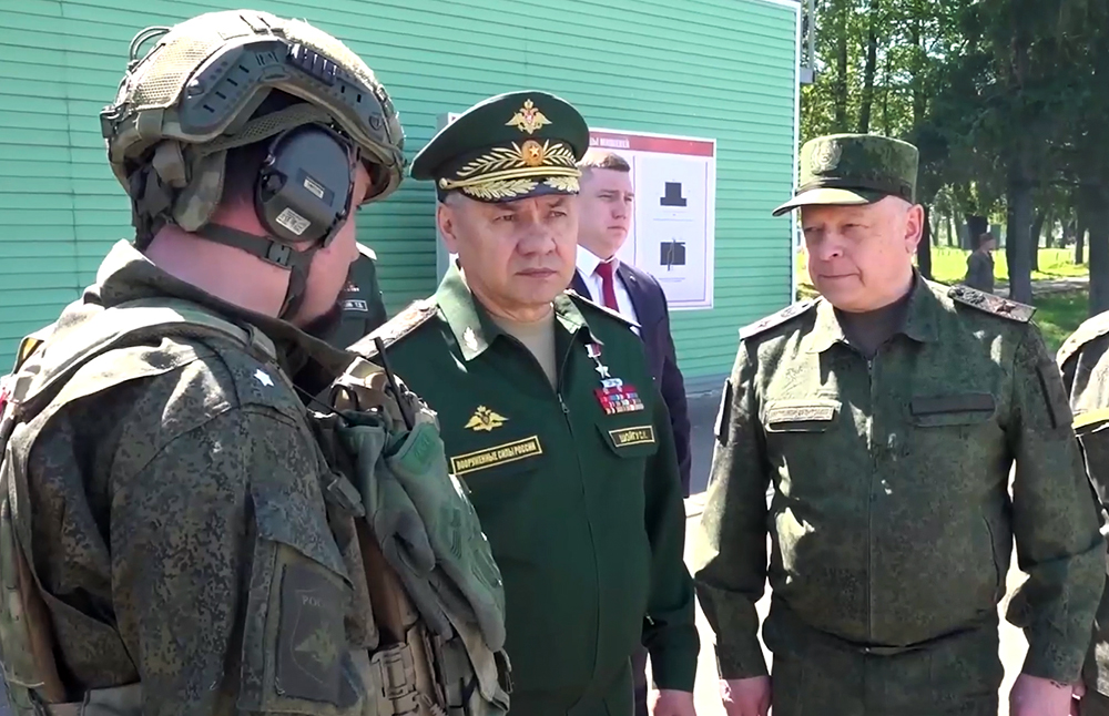 Шойгу проинспектировал подготовку контрактников в ЗВО / События на ТВЦ