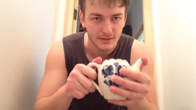 Как правильно выливать заварочный чайник ✔ Смотри и учись! смотреть онлайн