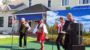 Акулина исполняет ансамбль "Сельские зори"