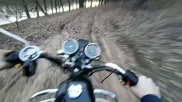 #4 Покатушки на мопеде АЛЬФА по лесу (вторая ходка) - чуть не перевернулся на подъёме, ремонт. смотреть онлайн