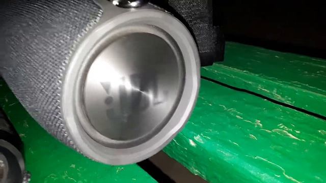 JBL экстрим и JBL флип 4 , мама и сын , проверка басса. смотреть онлайн