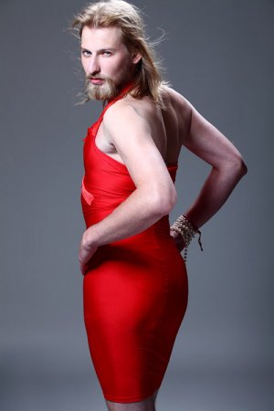 МЕЧТАЮЩИМ СТАТЬ ЖЕНЩИНОЙ…