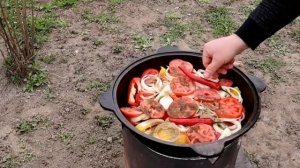 МЯСО С ОВОЩАМИ В КАЗАНЕ НА КОСТРЕ. ПРЕКРАСНЫЙ ОБЕД.