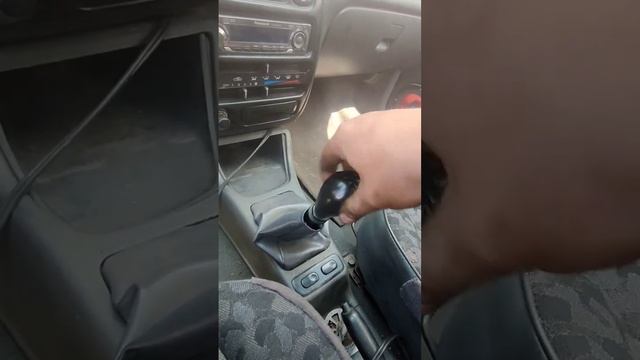 Как снять ручку кпп Hyndai Accent смотреть онлайн