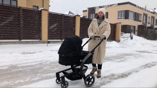 Тестируем Joolz Day+ и Joolz Hub+ в снегу | Как едут коляски с маленькими колесами? смотреть онлайн