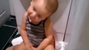 Песня на горшке!Малыш дает жару!Оборжатся!