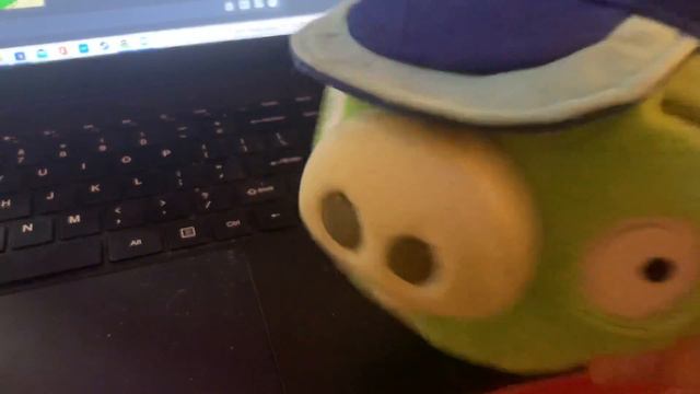 Postman pig has a announcement смотреть онлайн