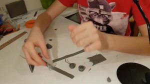 Как я делаю танк из пластилина Часть 2  я буду лепить гусеницы для танка