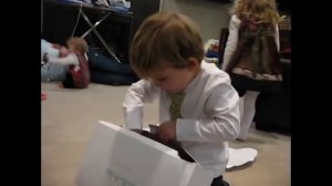 РЕАКЦИЯ ДЕТЕЙ НА ПЛОХИЕ ПОДАРКИ ч 2   Жестокий Розыгрыш в переводе #КРАСИВОСМОТР