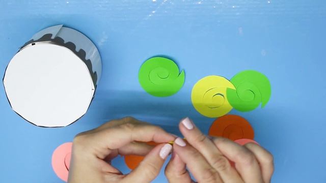 БУМАЖНЫЕ СЮРПРИЗЫ / Торт из бумаги / ОТЛИЧНАЯ ИДЕЯ ПОДАРКА СВОИМИ РУКАМИ / ПОДЕЛКИ ИЗ БУМАГИ смотреть онлайн