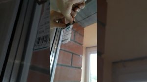 Как снять наклейку с окон