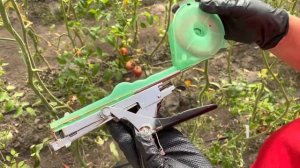 Садовый степлер - отличный инструмент. Эффективная подвязка растений садовым степлером.