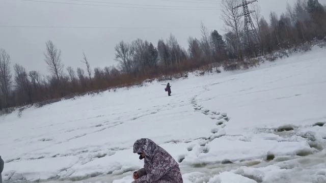 День ерша. Рыбалка на устье речки Шарьинка. смотреть онлайн