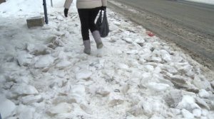 Ярославцы пожаловались на ледяную остановку