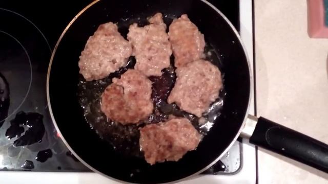 Вкусные мясные котлеты. Простой рецепт.Tasty meat cutlets. Simple recipe.