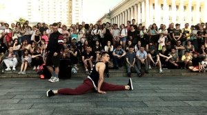 Где гравитация ? Танцы на Майдане( street performance ) #танцы #шоу #киев