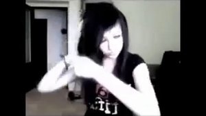 Как самой сделать ЭМО прическу)