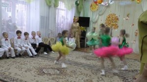 Танец с шариками на Празднике Осени