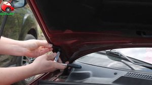 Установка упора капота (амортизатора) на Daewwo Lanos / Деу Ланос (www.upora.net)