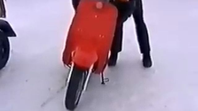 Финал ЛЧР по мотогонкам на льду, Вятские Поляны, 2000 год часть 4 смотреть онлайн