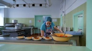 Глава администрации Кумертау оценил питание в школе №8