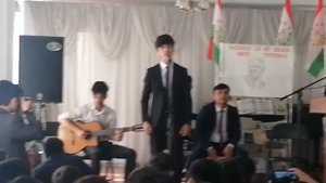 Суруди  Кароматулло Курбонов дар иҷрои Ромиш Турсунбоев