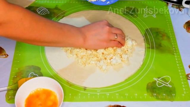 Творожный пирог с сыром. Пирог из слоёного теста. Рецепт пирога. Қазақша рецепт.