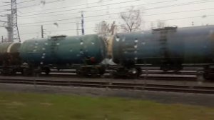 МЦК. Ласточка обгоняет товарный поезд.